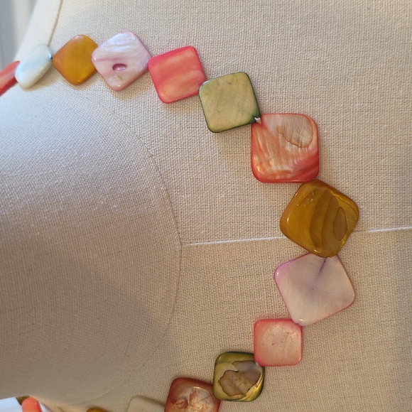 Multicolor Square Shell Necklace - Picture 3 of 3
